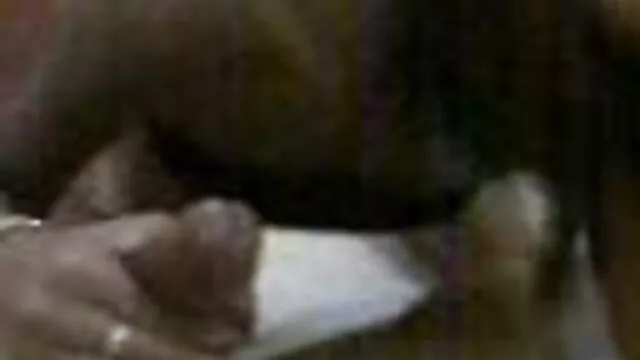 ベビーシッターは、バイブレータと超高温多湿をキャッチ 女 の 人 の ため の エロ 動画