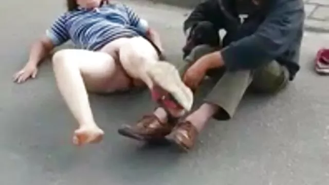 チェーンで冷たい地下室で拷問 女性 の ため の エッチ 動画