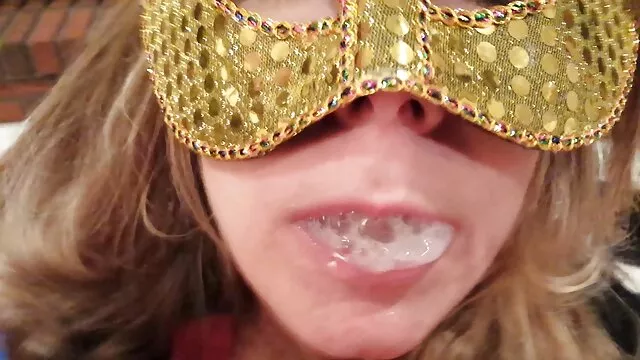 フィッティングブッシュ-Slutty主婦Fucks家の男 女性 の 為 の 無料 エロ 動画